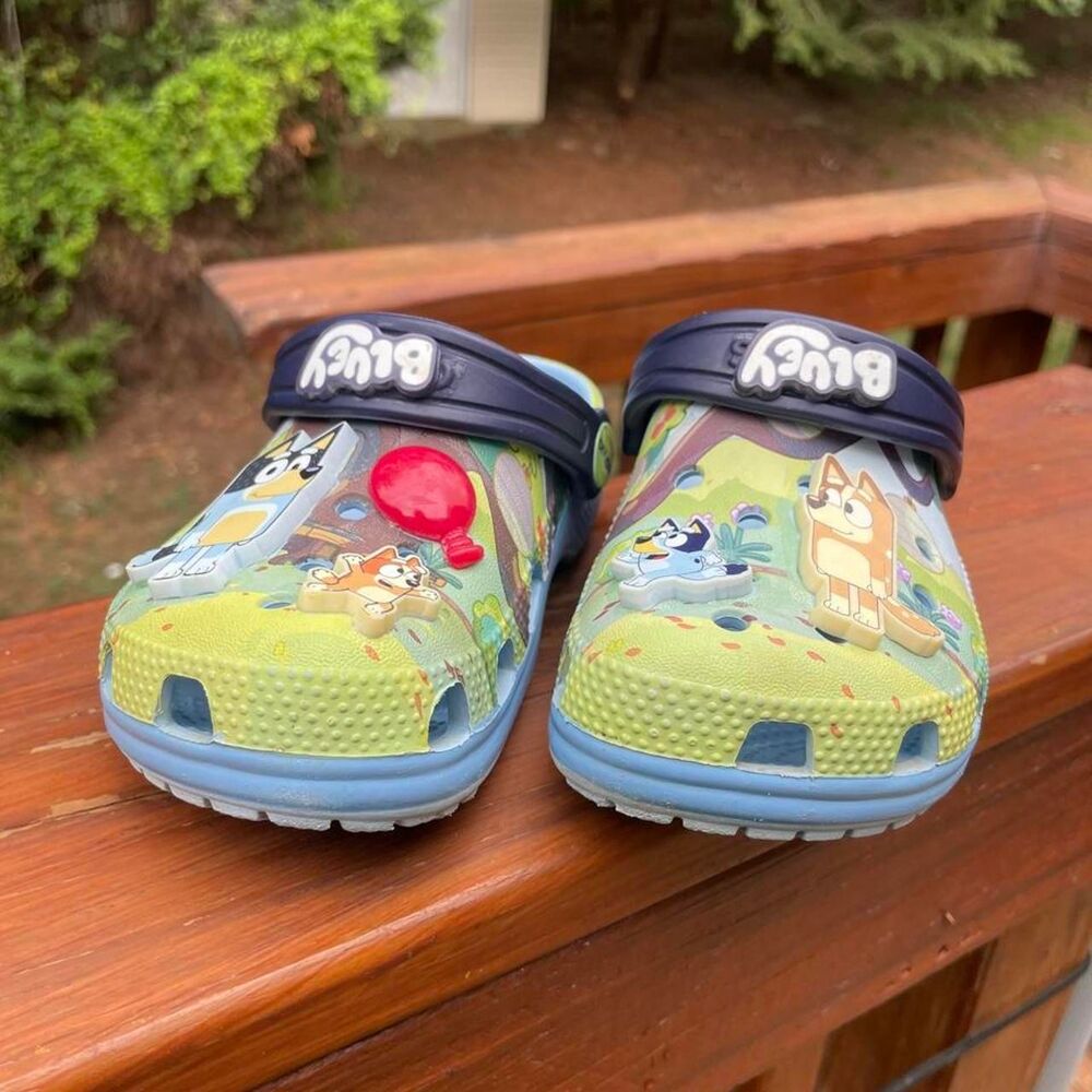 Toddler 10 Bluey Crocs water play shoes sandals
